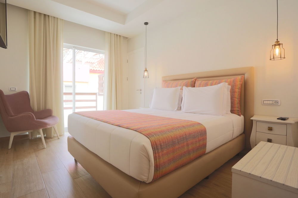 santa cruz boutique hotel