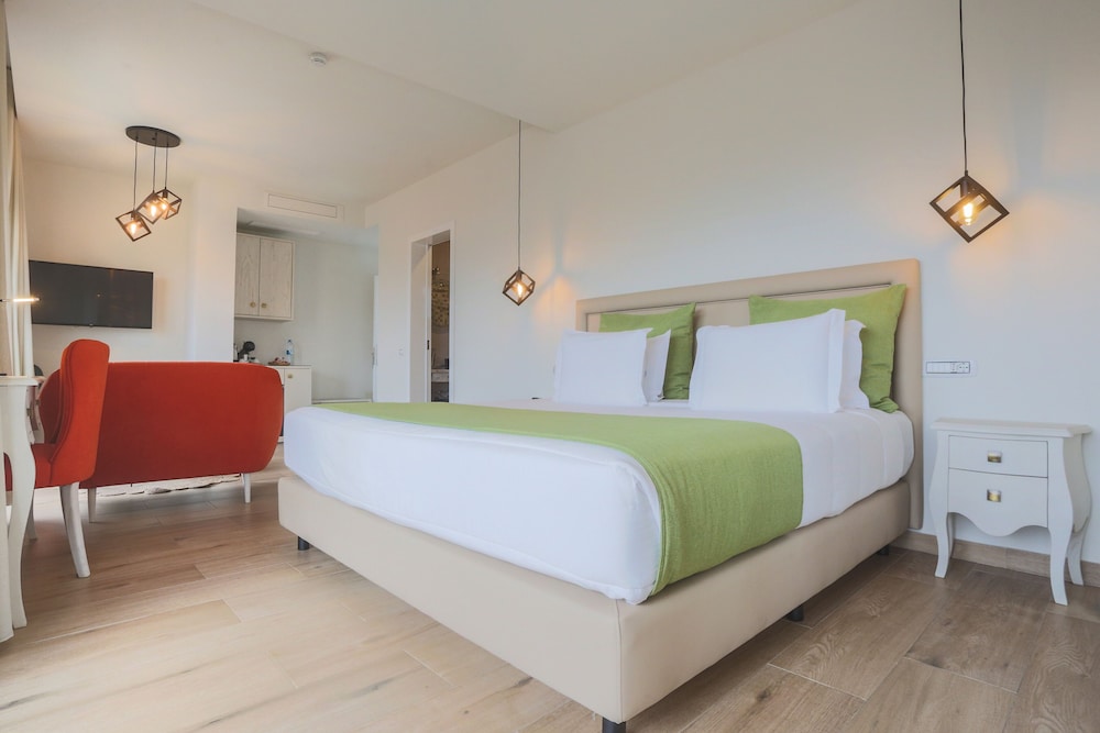 santa cruz boutique hotel