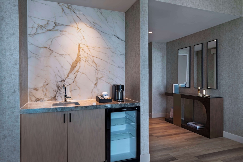 hyatt regency baytown houston