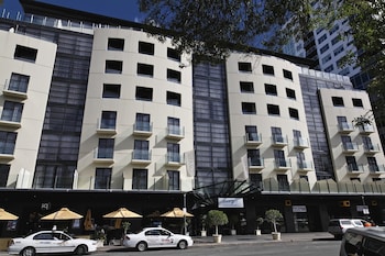 mantra hindmarsh square adelaide