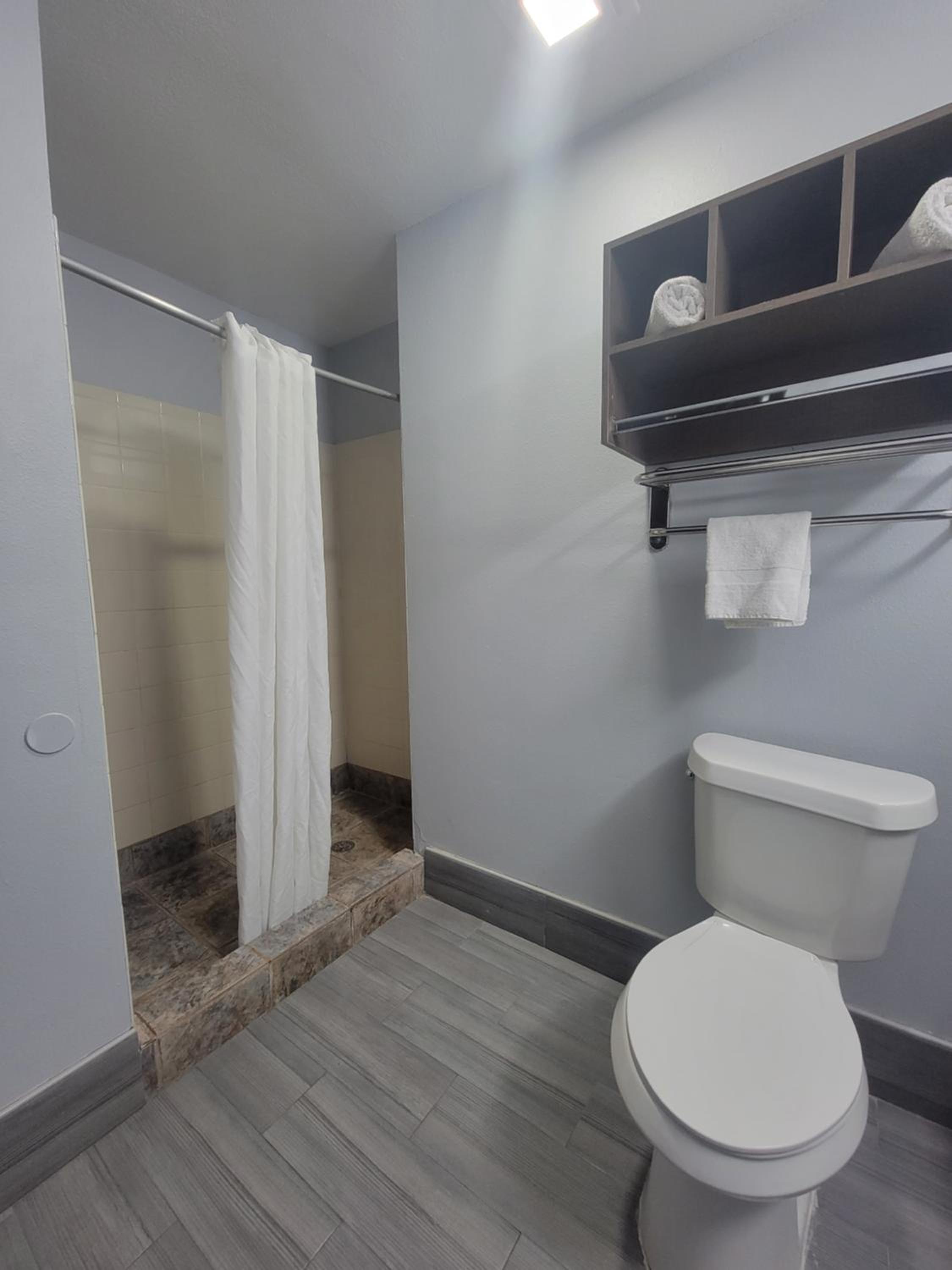 blue bay inn and suites