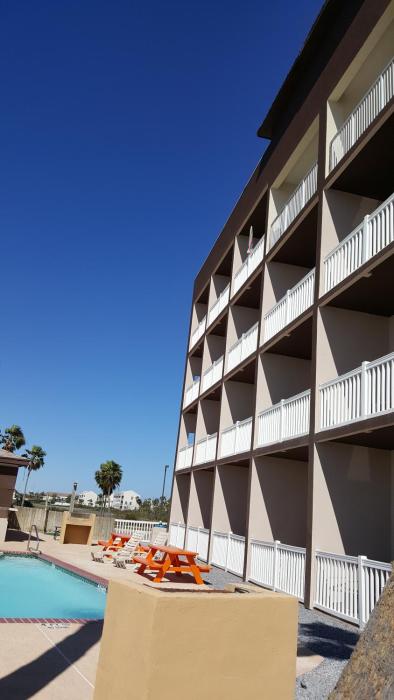 blue bay inn and suites