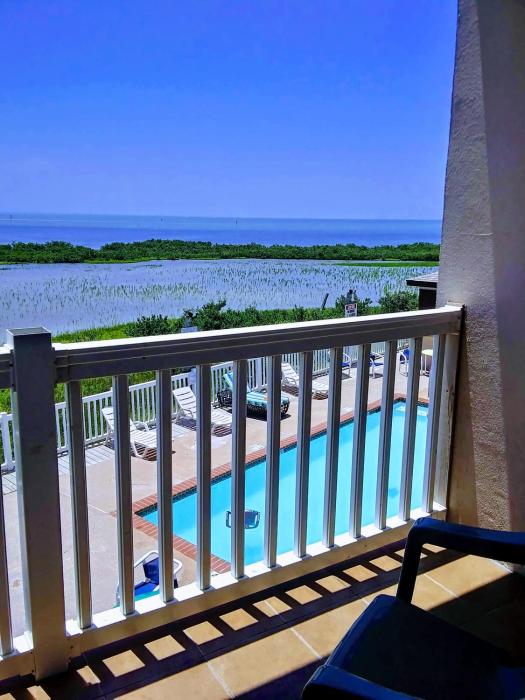 blue bay inn and suites