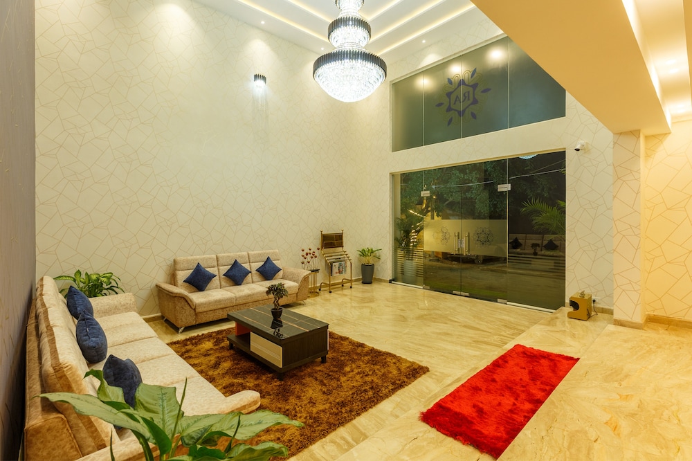 royal ace boutique hotel