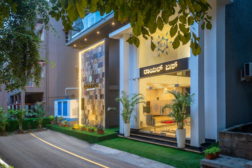 royal ace boutique hotel