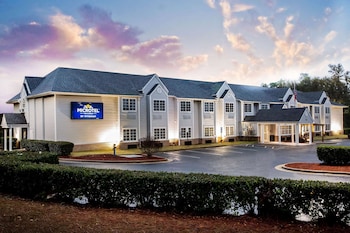 Microtel Inn & Suites By Wyndham Southern Pines / Pinehurst,North Carolina>>Aberdeen,2 star