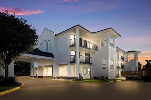 Surestay Hotel By Best Western Spring North Houston,Montgomery>>Houston,3 star