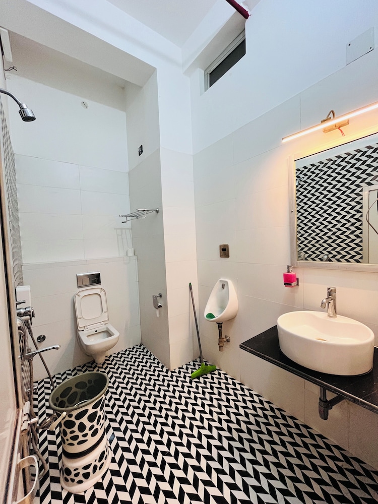 hotel buddha park near sarnath