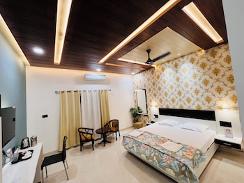 hotel buddha park near sarnath