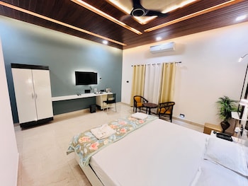 hotel buddha park near sarnath