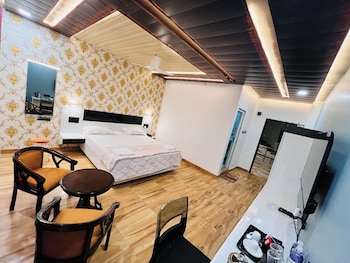 hotel buddha park near sarnath