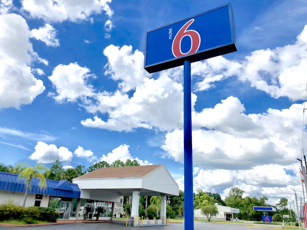 motel 6 starke fl