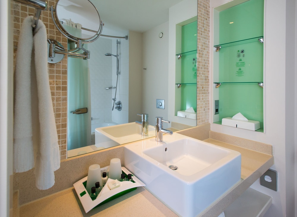 holiday inn stevenage by ihg