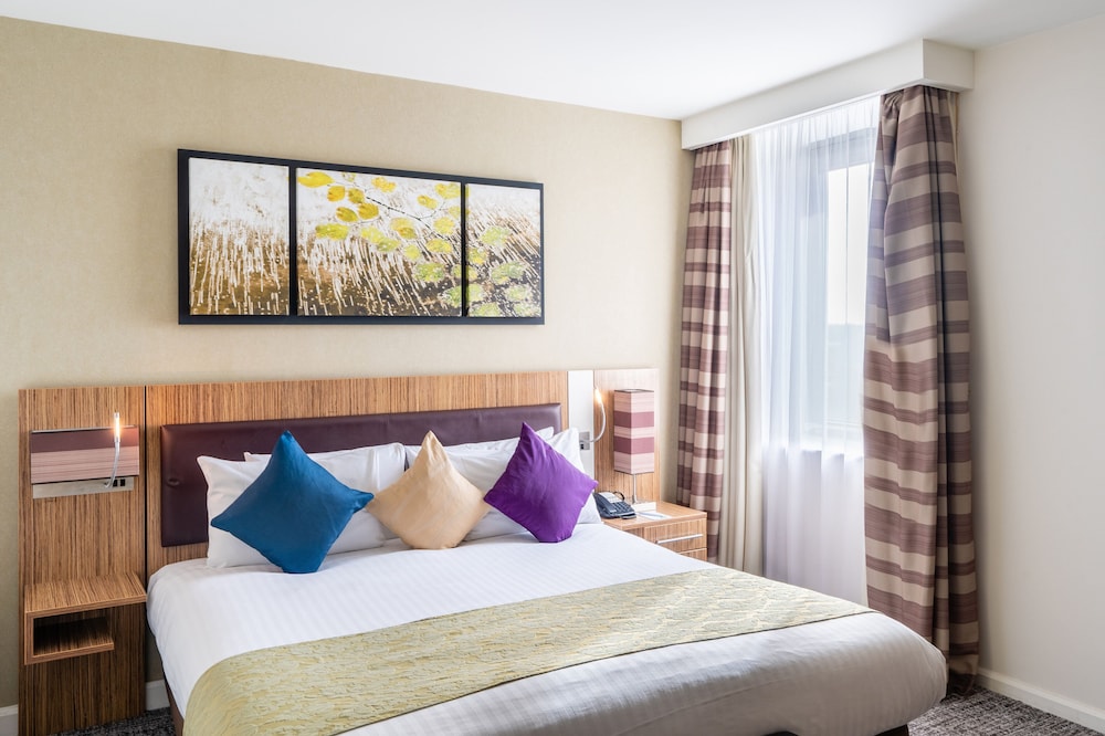 holiday inn stevenage by ihg
