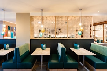 Holiday Inn Stevenage By Ihg,Hertfordshire>>Baldock,4 star