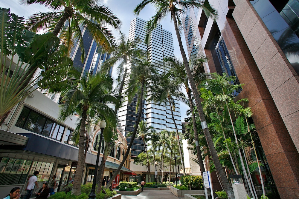 aston at the executive centre hotel