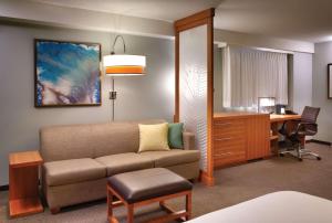 hyatt place waikiki beach