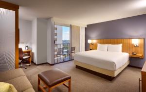 hyatt place waikiki beach