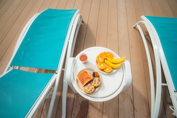holiday inn express waikiki by ihg