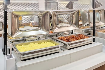 holiday inn express waikiki by ihg