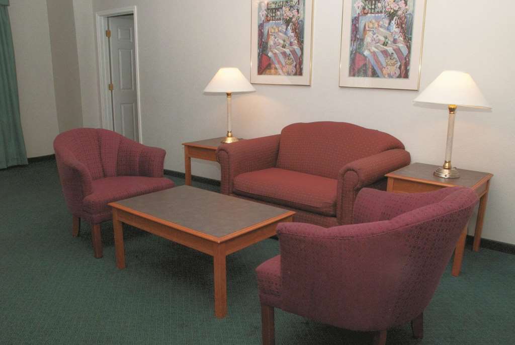 baymont by wyndham austin university area