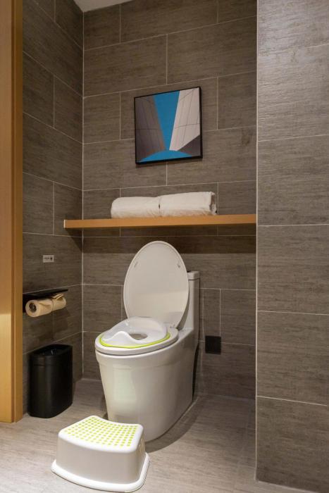 atour hotel taixing municipal government gulou new world