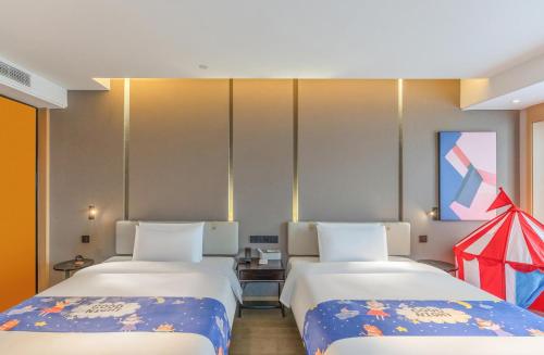 atour hotel taixing municipal government gulou new world