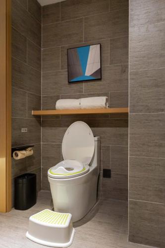 atour hotel taixing municipal government gulou new world