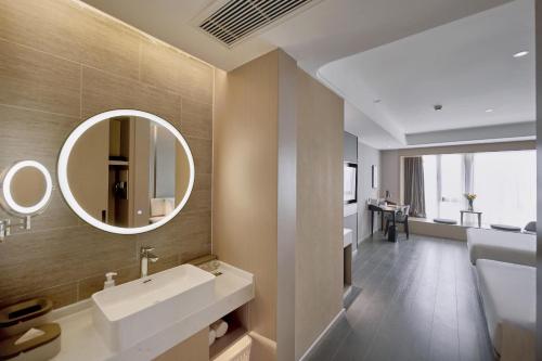 atour hotel taixing municipal government gulou new world