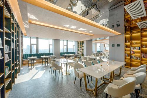 Atour Hotel Taixing Municipal Government Gulou New World,,4 star