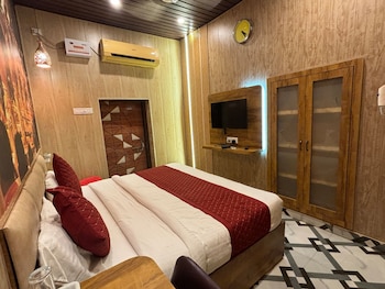 the hotel ambassador inn