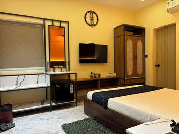 the hotel ambassador inn