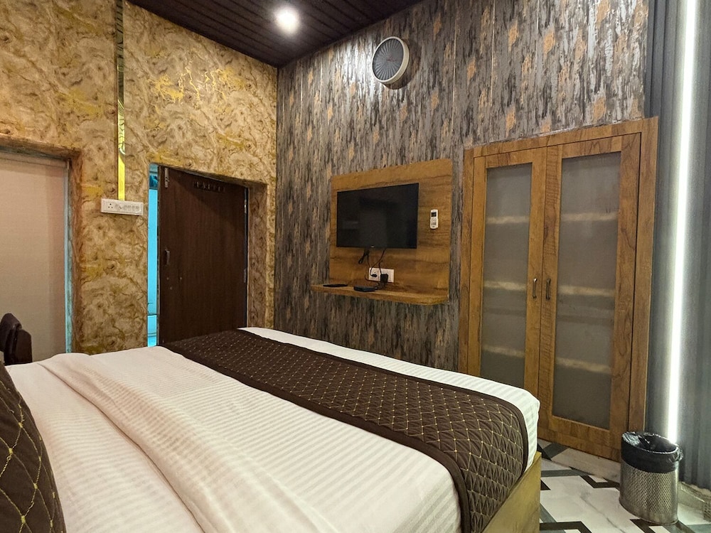 the hotel ambassador inn