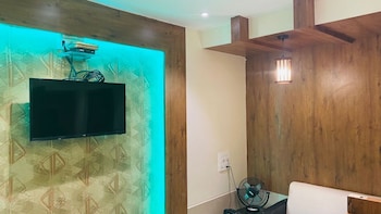 Hotel Regal Inn,,3 star