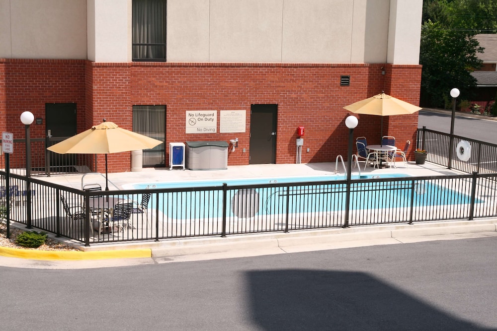 hampton inn martinsburg south inwood