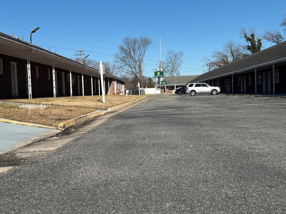 economy 7 inn hampton