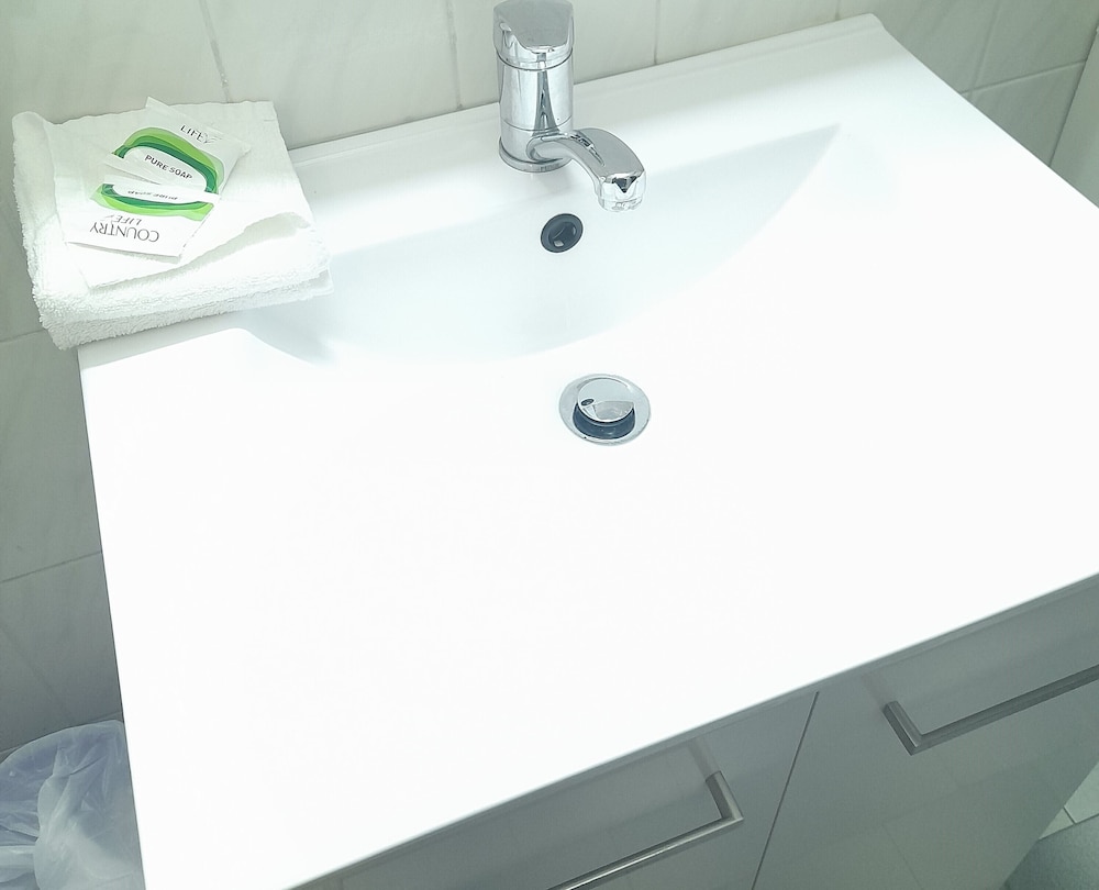 econo lodge east adelaide