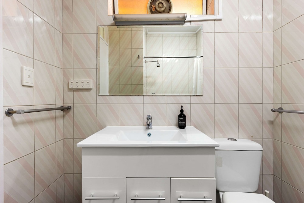 econo lodge east adelaide