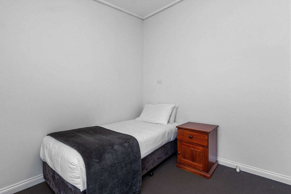 econo lodge east adelaide