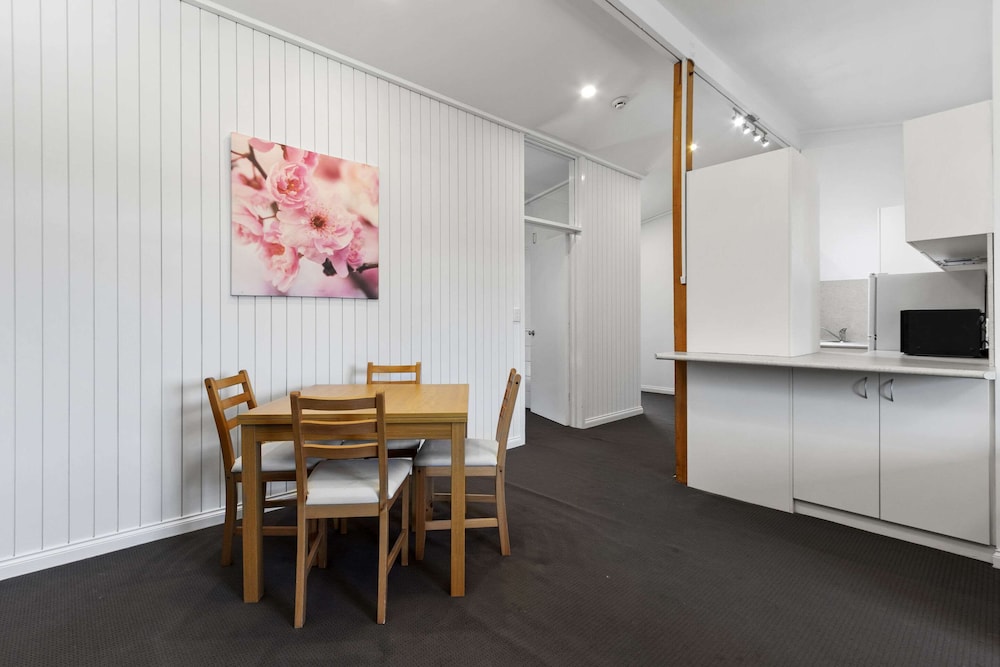 econo lodge east adelaide