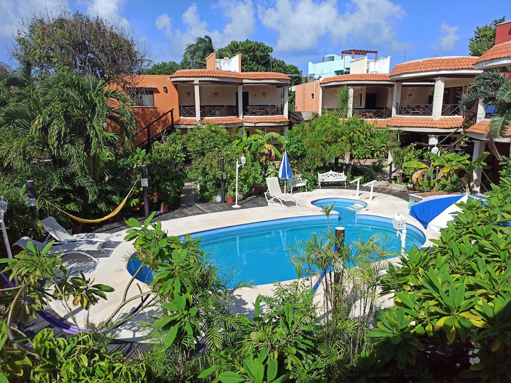 hotel cabanas maria del mar