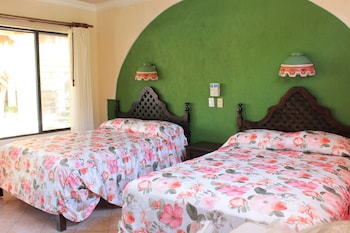 hotel cabanas maria del mar