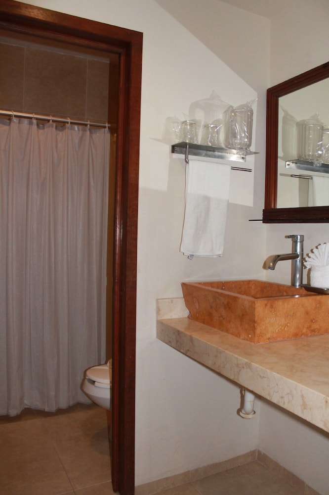 hotel cabanas maria del mar