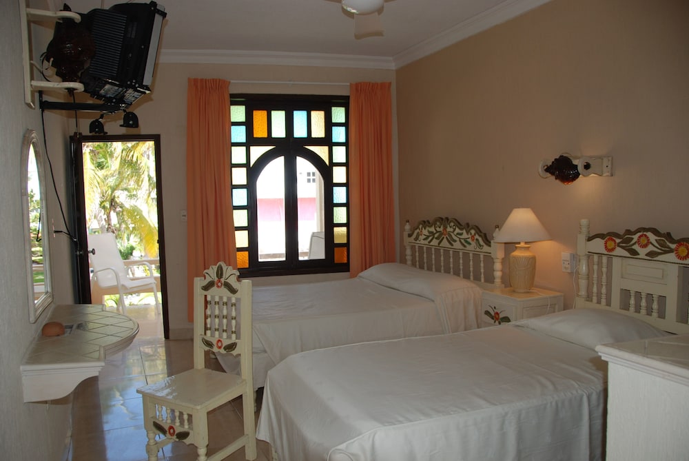 hotel cabanas maria del mar