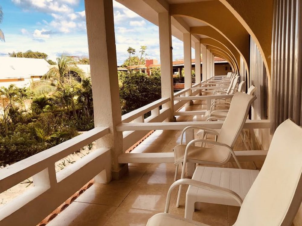 hotel cabanas maria del mar