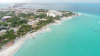 hotel cabanas maria del mar