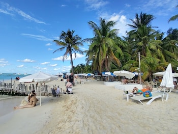 hotel cabanas maria del mar