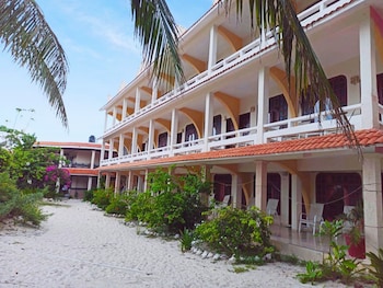 hotel cabanas maria del mar