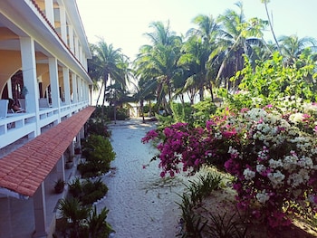 hotel cabanas maria del mar