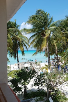 hotel cabanas maria del mar